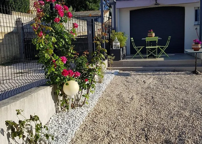 Les Coquelicots Casa de Férias Lédenon